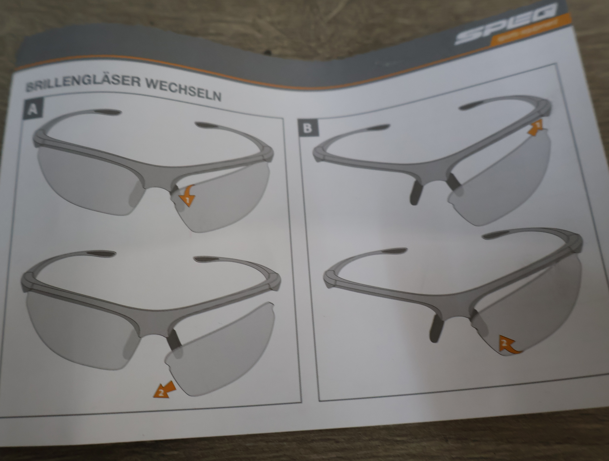 2 sportbrillen met verwisselbare glazen – foto 4 – kavel bij GSD Auctions, Zoeterwoude