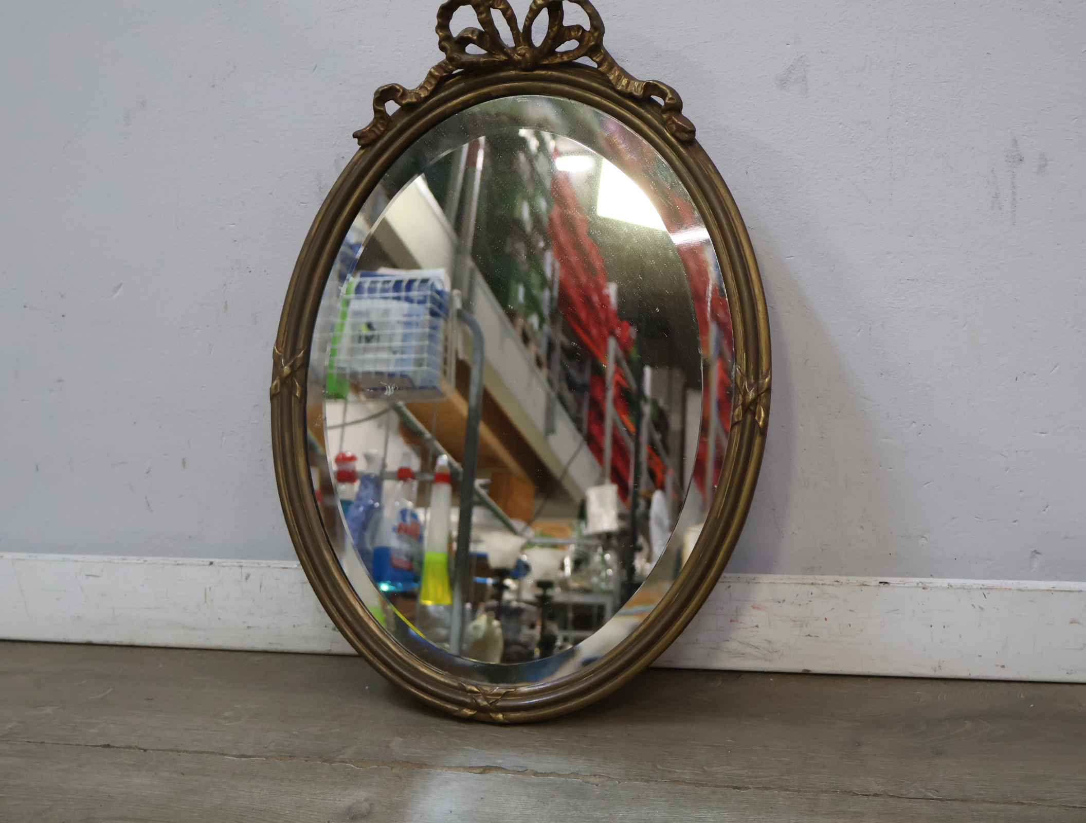 Ovale spiegel met gouden decoratieve lijst – foto 3 – kavel bij GSD Auctions, Zoeterwoude