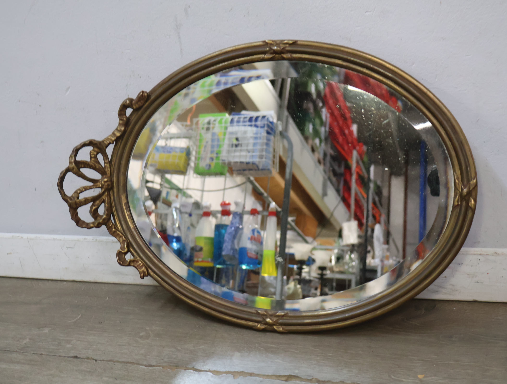 Ovale spiegel met gouden decoratieve lijst – foto 8 – kavel bij GSD Auctions, Zoeterwoude