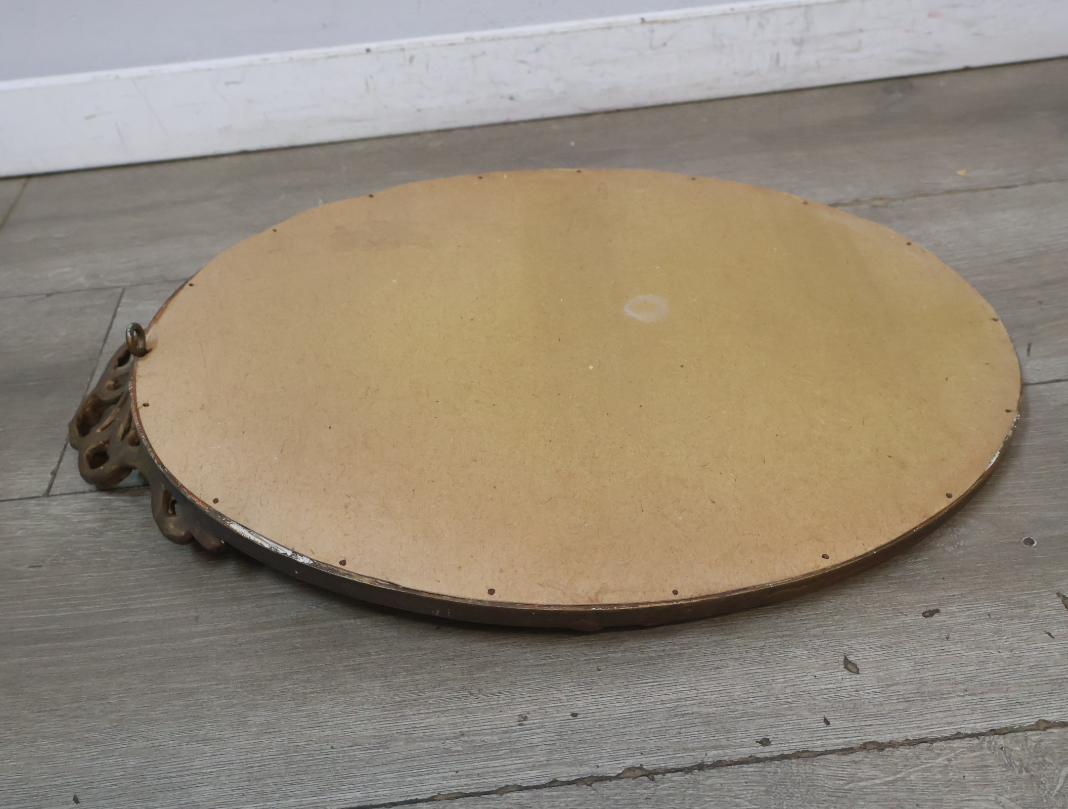 Ovale spiegel met gouden decoratieve lijst – foto 13 – kavel bij GSD Auctions, Zoeterwoude
