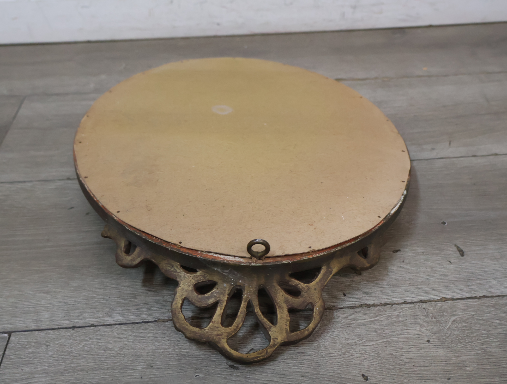 Ovale spiegel met gouden decoratieve lijst – foto 15 – kavel bij GSD Auctions, Zoeterwoude