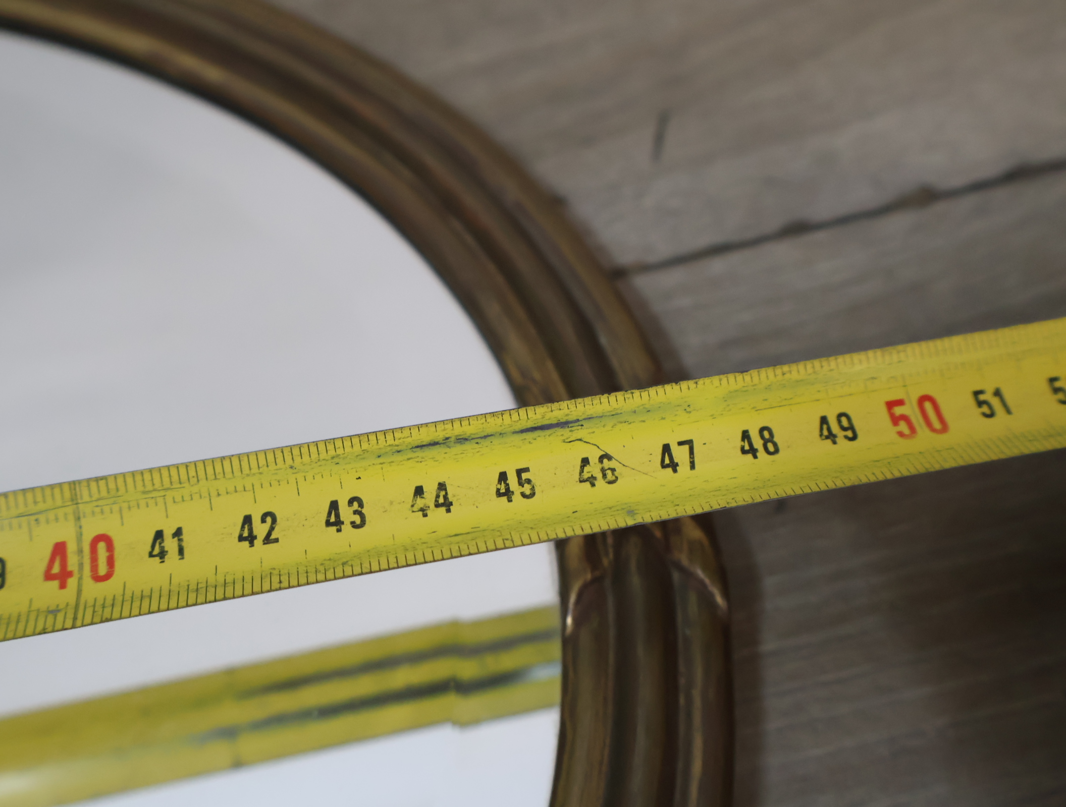 Ovale spiegel met gouden decoratieve lijst – foto 17 – kavel bij GSD Auctions, Zoeterwoude