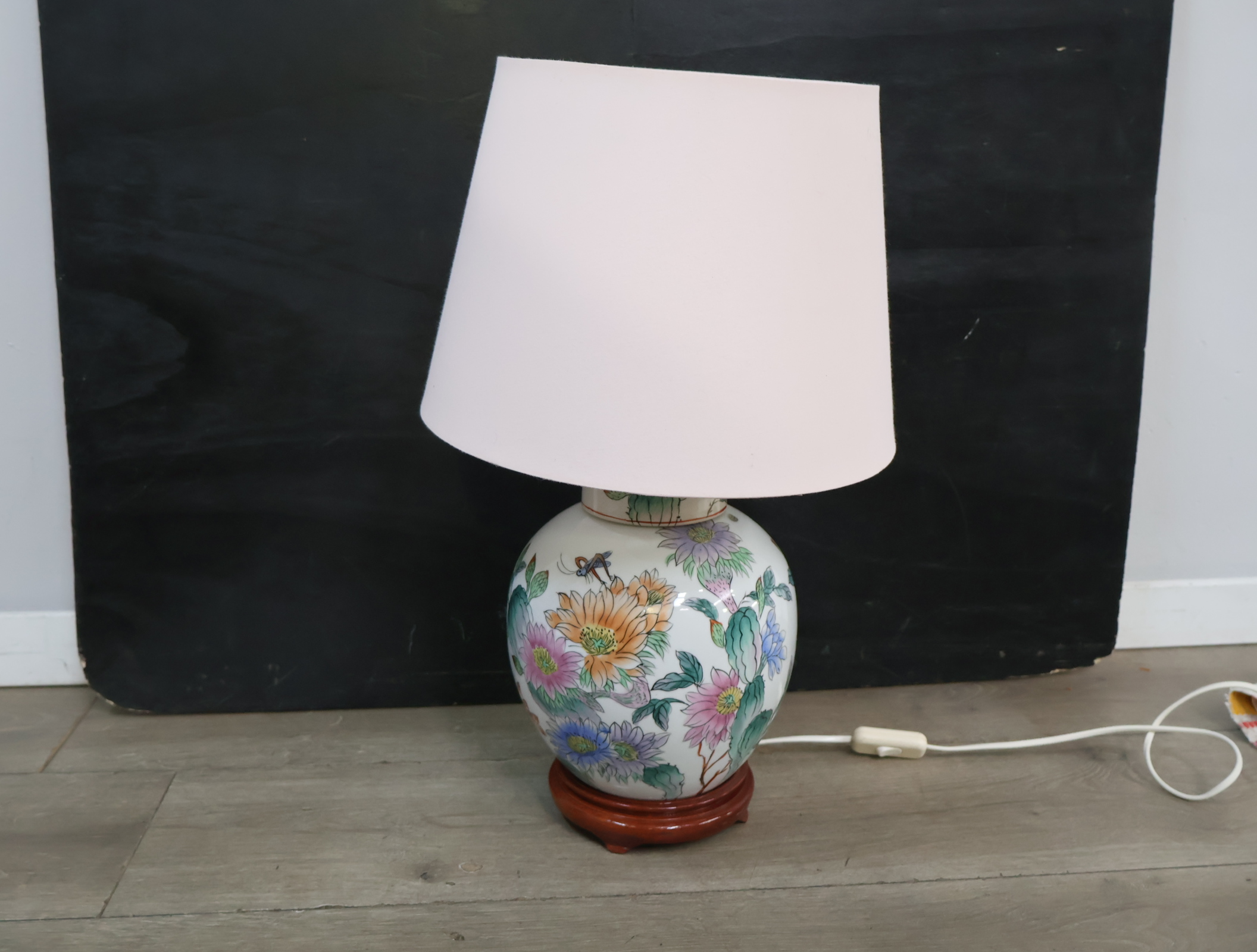 Oosterse Porseleinen Tafellamp – foto 4 – kavel bij GSD Auctions, Zoeterwoude