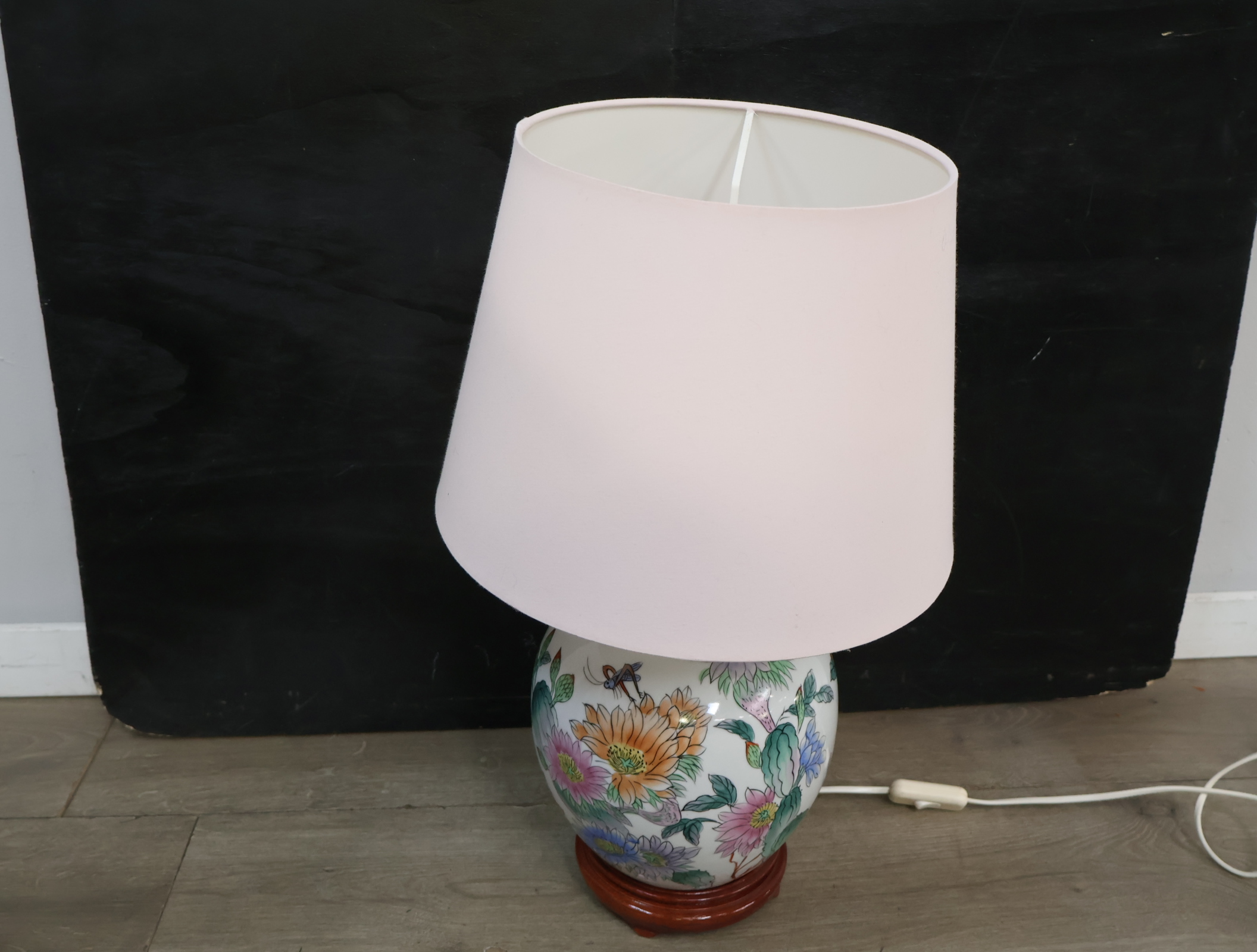 Oosterse Porseleinen Tafellamp – foto 5 – kavel bij GSD Auctions, Zoeterwoude