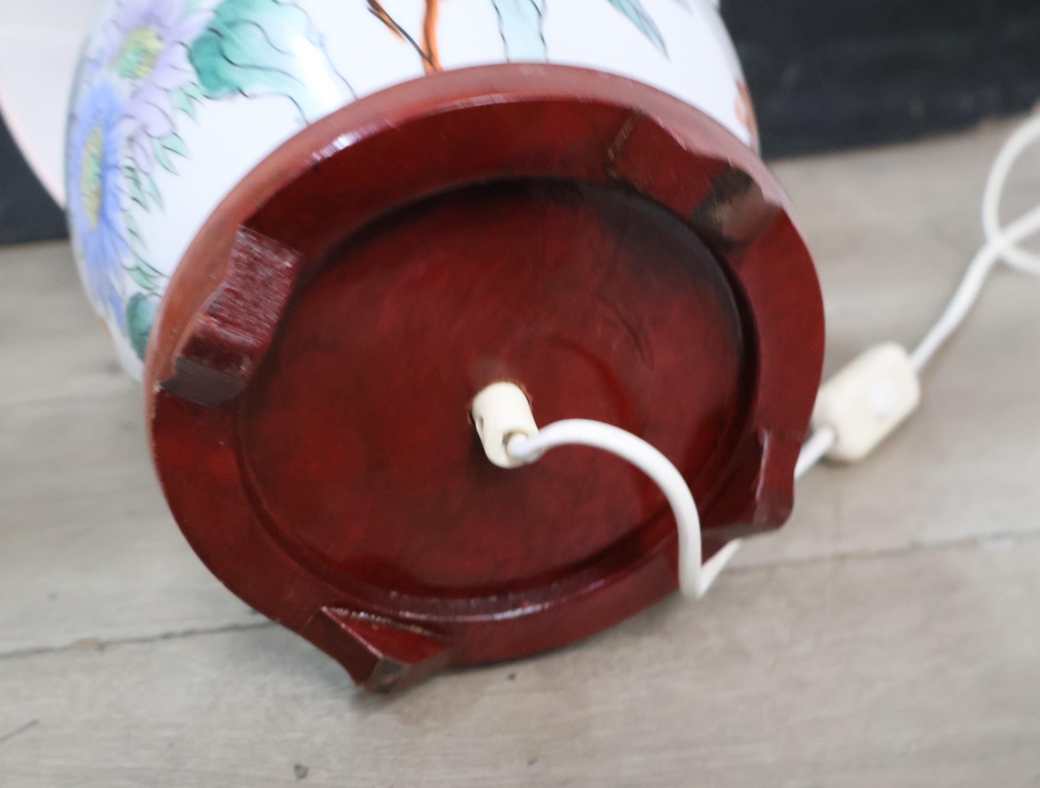 Oosterse Porseleinen Tafellamp – foto 10 – kavel bij GSD Auctions, Zoeterwoude