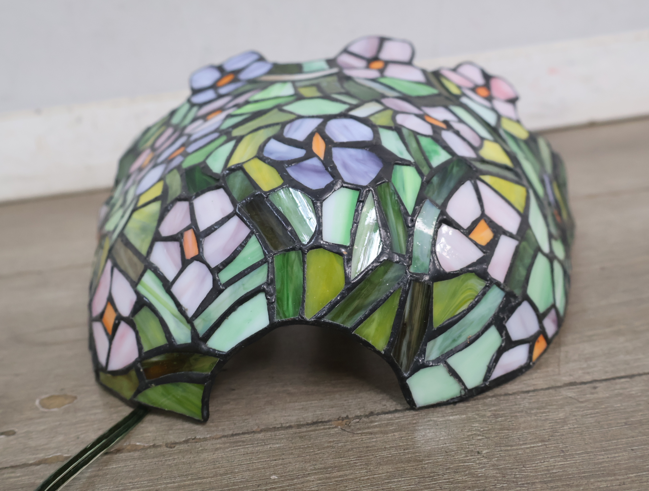 Gekleurde Tiffany stijl Wandlamp – foto 5 – kavel bij GSD Auctions, Zoeterwoude