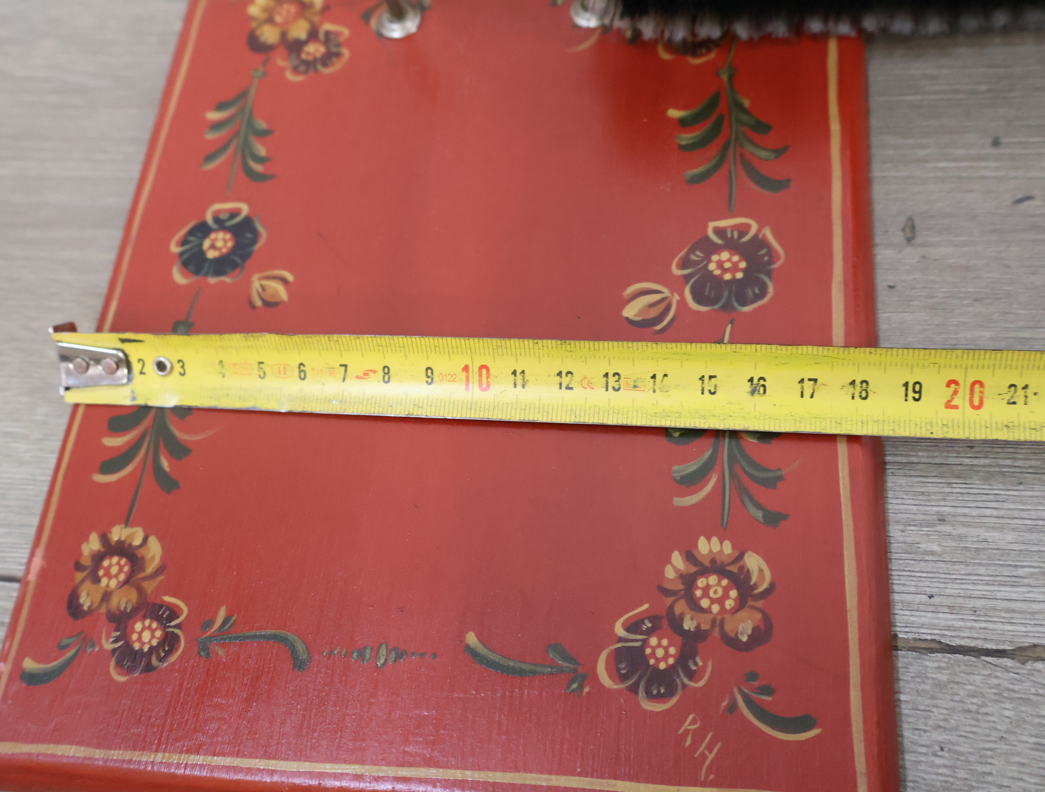 Houten voorwerpen in de Hindelooper-stijl – foto 22 – kavel bij GSD Auctions, Zoeterwoude