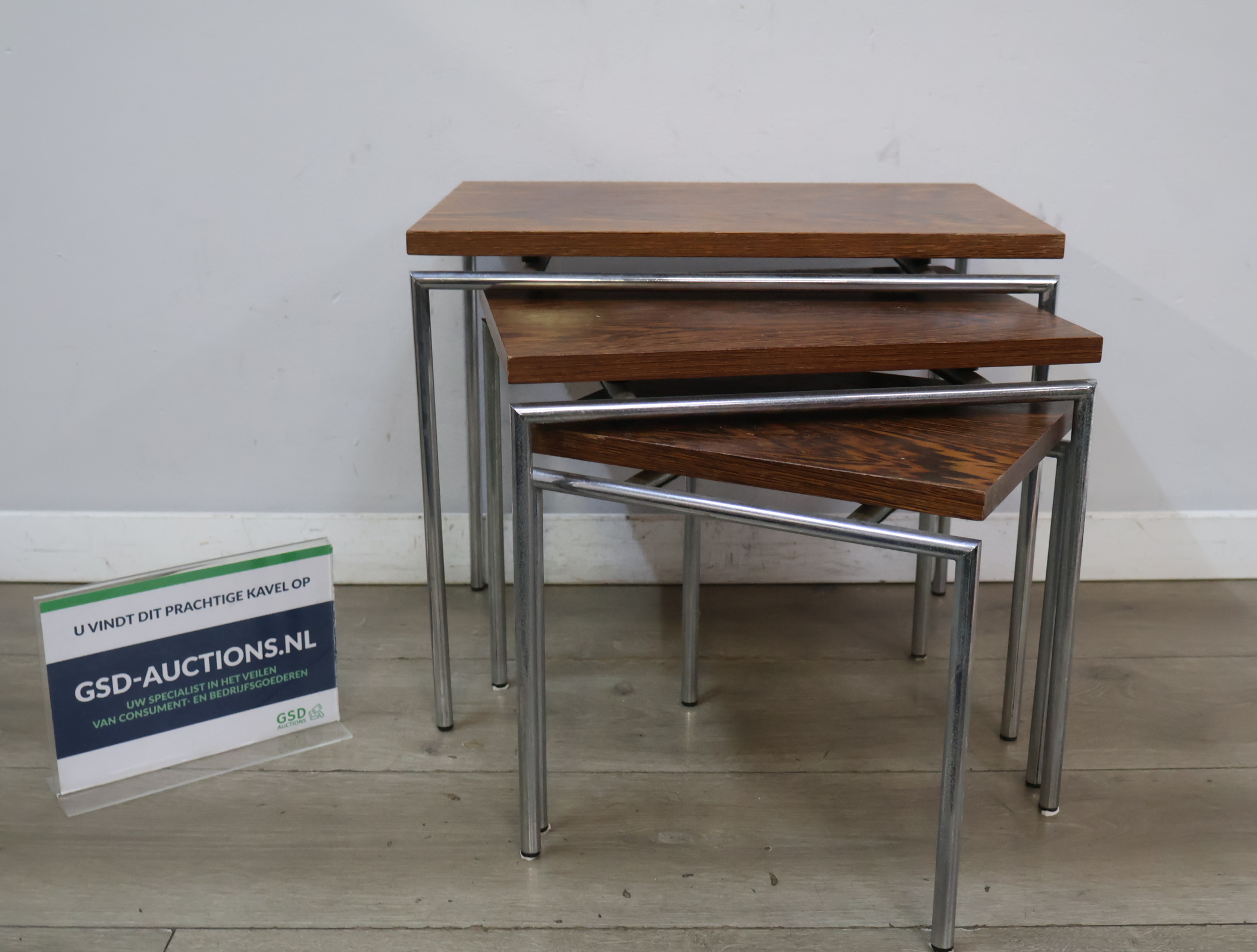Set van 3 houten nesttafels - Vintage Jaren '60 – kavel bij GSD Auctions, Zoeterwoude