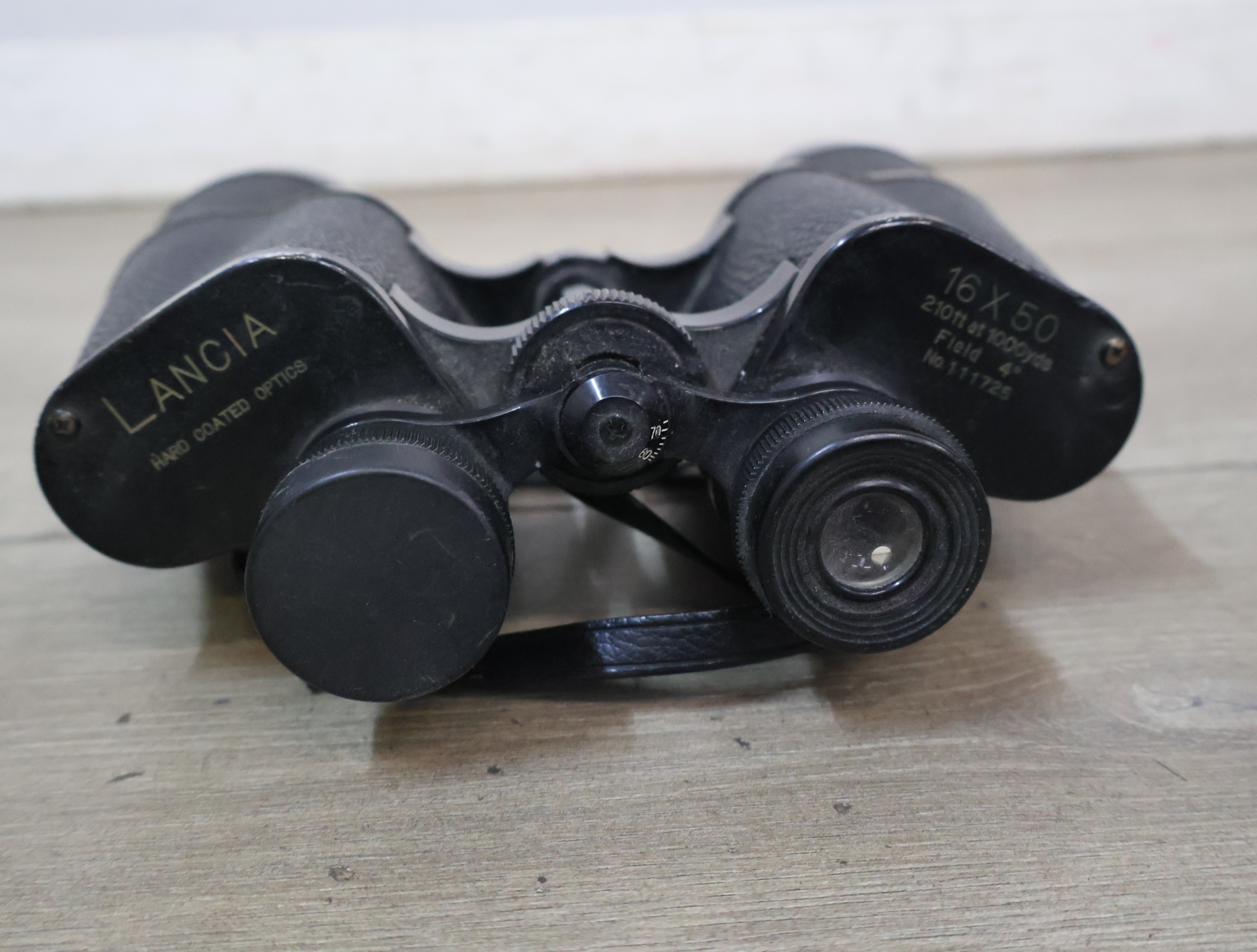 Twee zwarte verrekijkers – foto 10 – kavel bij GSD Auctions, Zoeterwoude