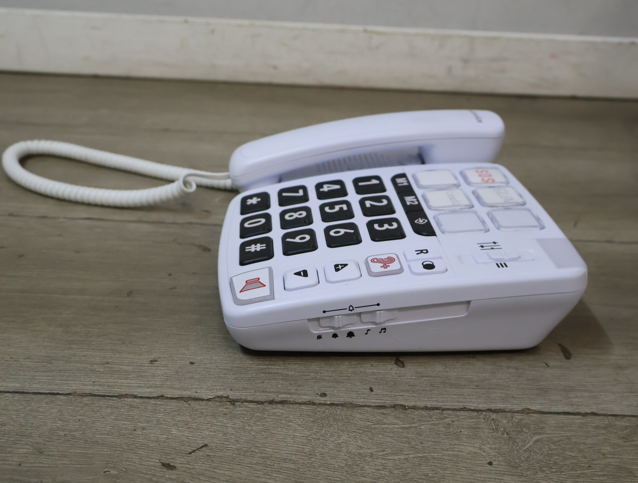 Swissvoice telefoon - Senioren Telefoon – foto 3 – kavel bij GSD Auctions, Zoeterwoude