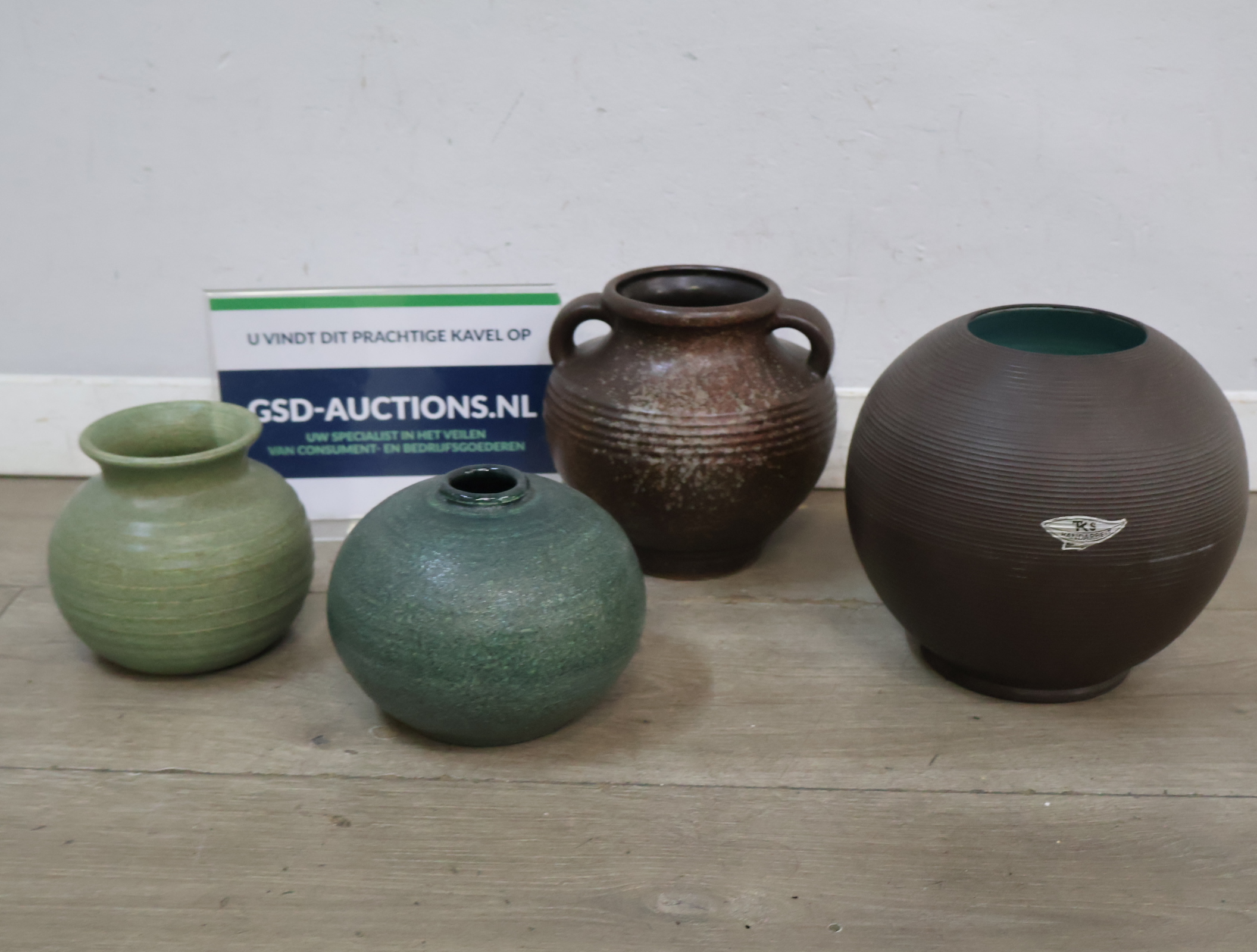 Set van 4 decoratieve vazen – kavel bij GSD Auctions, Zoeterwoude