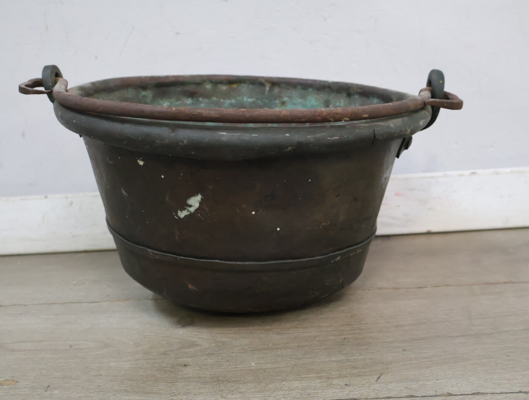 Antieke koperen ketel met handvat – foto 5 – kavel bij GSD Auctions, Zoeterwoude