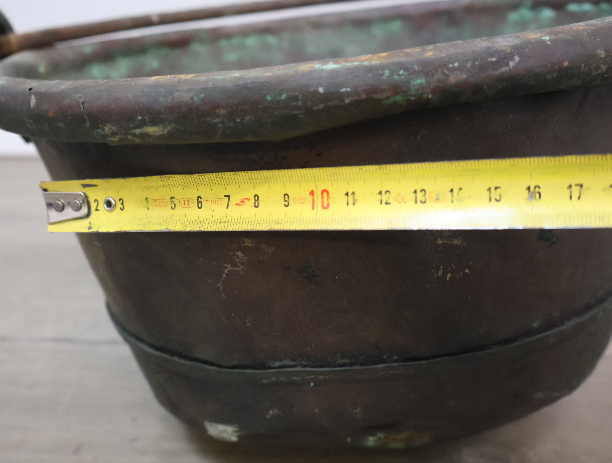 Antieke koperen ketel met handvat – foto 17 – kavel bij GSD Auctions, Zoeterwoude