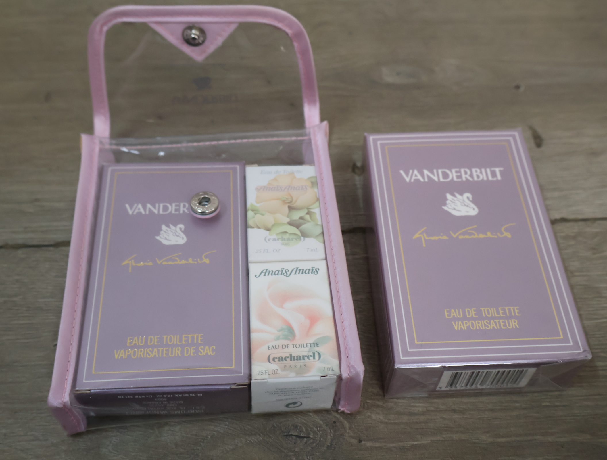 Set parfumflessen - met Nonchalance en Lancaster – foto 7 – kavel bij GSD Auctions, Zoeterwoude