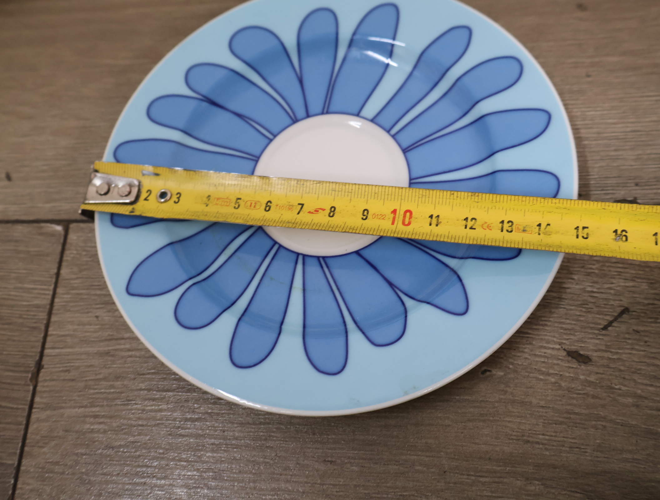 Set van 6 blauw-witte kop en schotels met bloemmotief – foto 15 – kavel bij GSD Auctions, Zoeterwoude