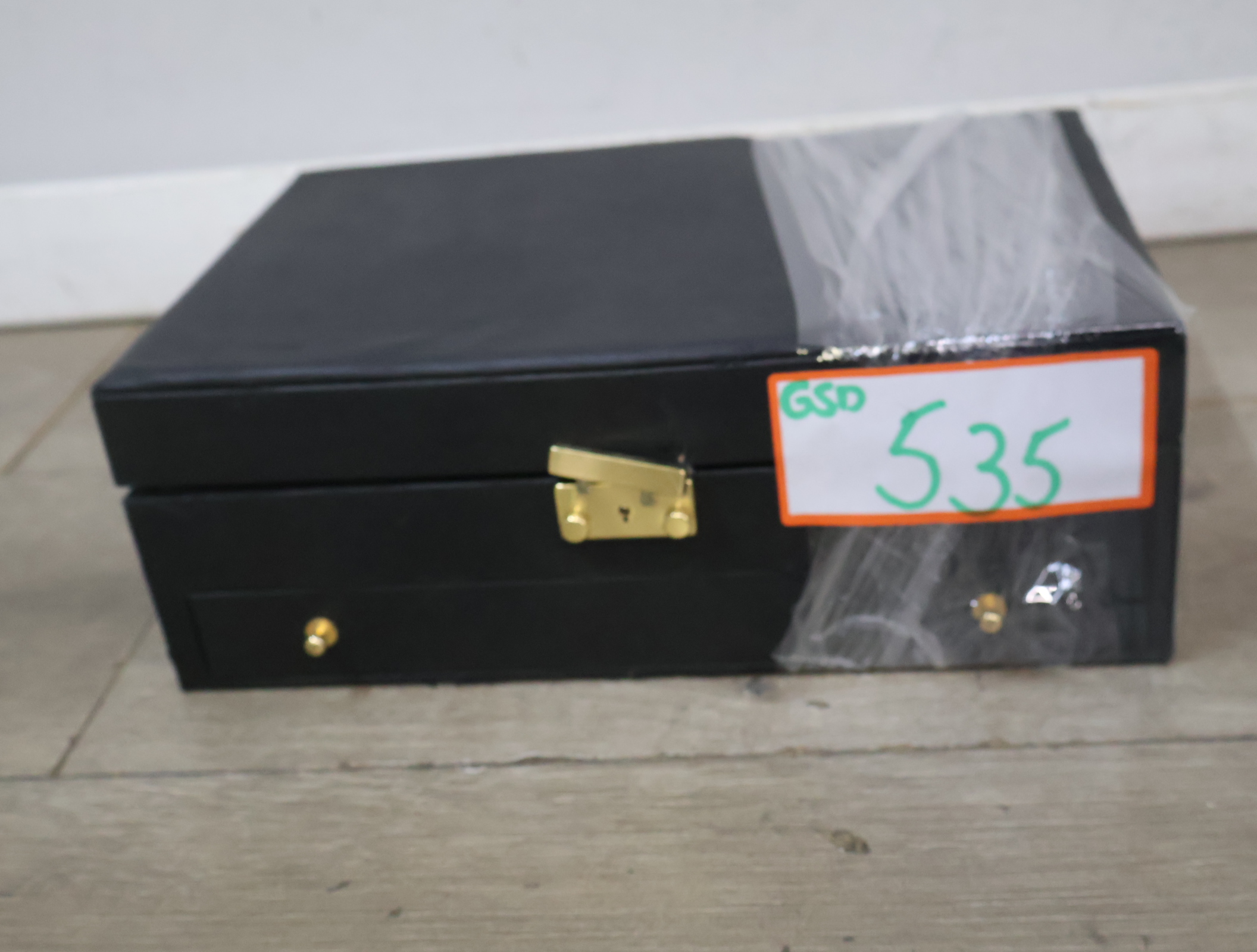 Sieradendoos met meerdere compartimenten en lade – foto 19 – kavel bij GSD Auctions, Zoeterwoude