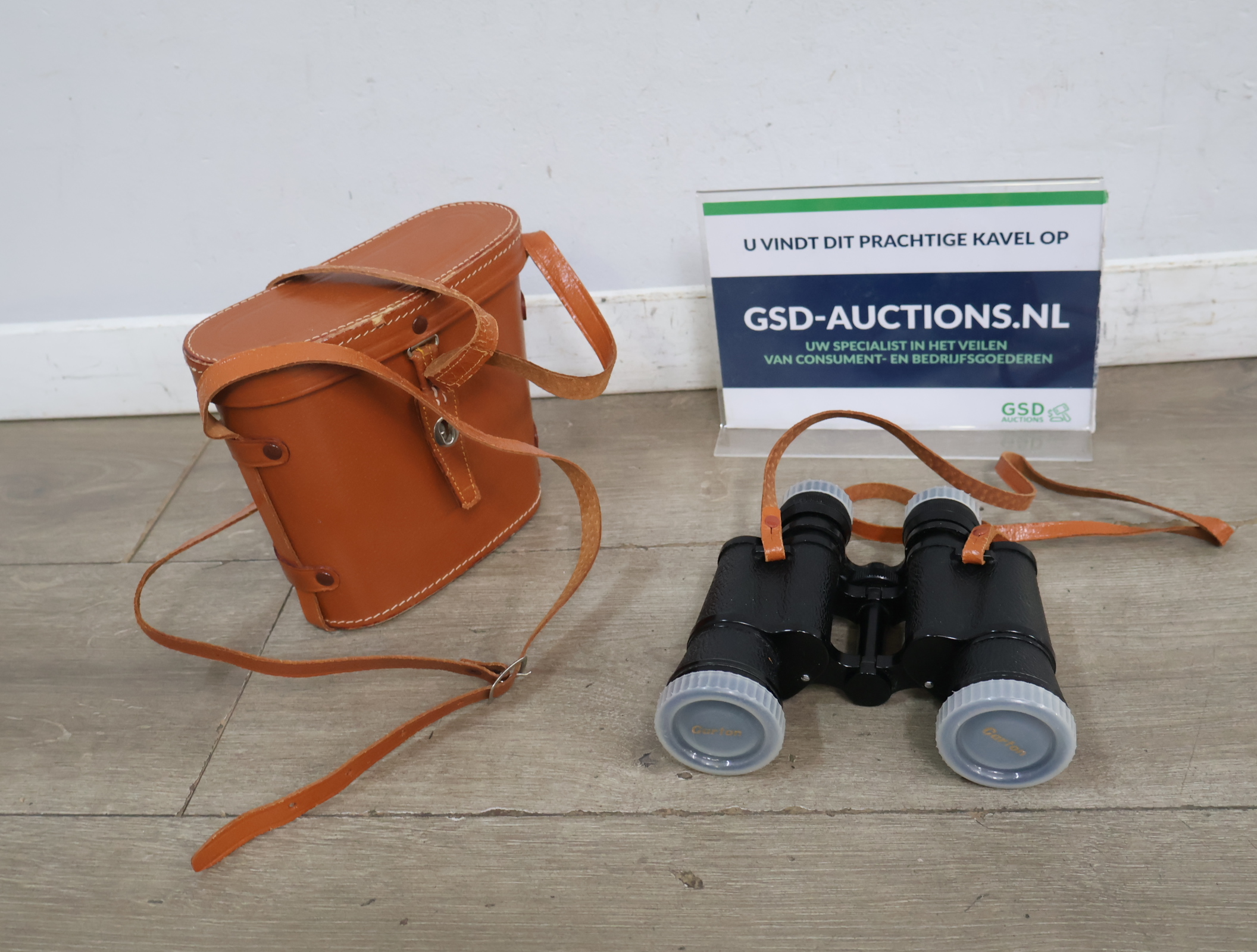 Carton verrekijker 8x40 - met etui – foto 2 – kavel bij GSD Auctions, Zoeterwoude