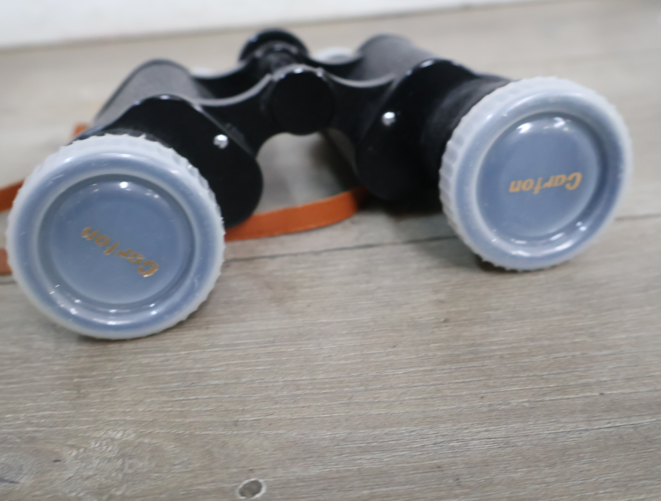 Carton verrekijker 8x40 - met etui – foto 6 – kavel bij GSD Auctions, Zoeterwoude