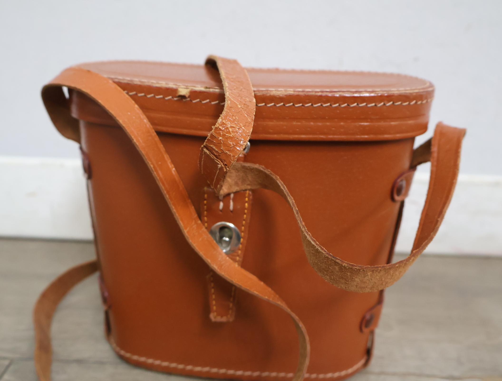 Carton verrekijker 8x40 - met etui – foto 11 – kavel bij GSD Auctions, Zoeterwoude