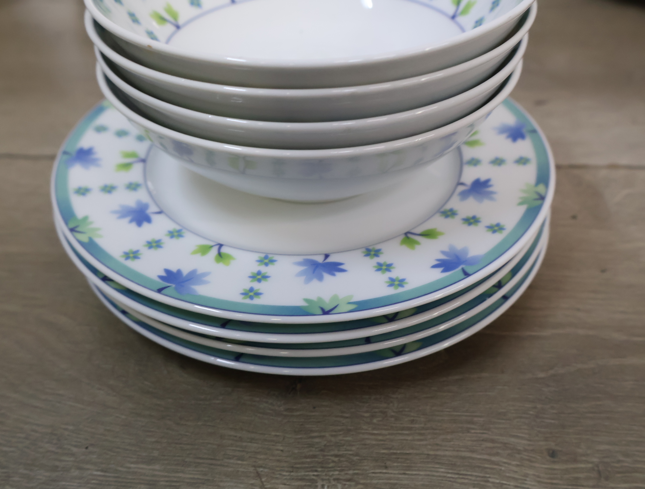 Serviesset met blauw bloemmotief – foto 12 – kavel bij GSD Auctions, Zoeterwoude