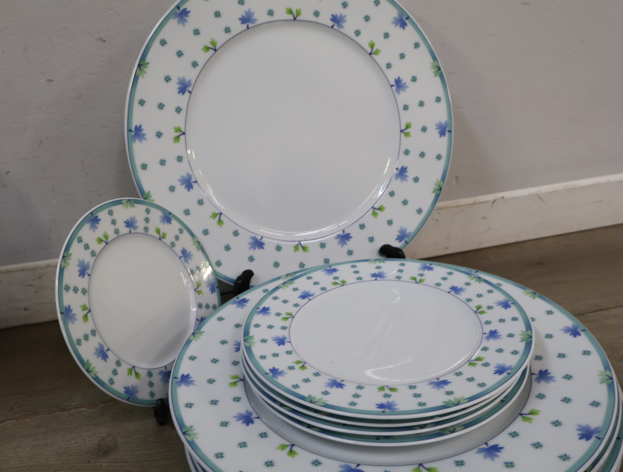 Serviesset met blauw bloemmotief – foto 20 – kavel bij GSD Auctions, Zoeterwoude