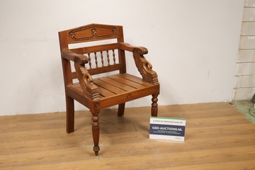 Afbeelding van Antieke koloniale houten fauteuil met Houtsnijwerk