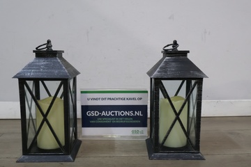 Afbeelding van Set van 2 zwarte metalen lantaarns met LED-kaars