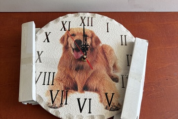 Afbeelding van Muur decoratie met plaatje van hond als klok