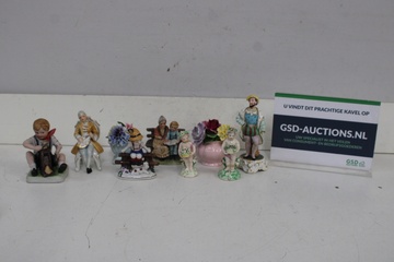 Afbeelding van Diverse porseleinen figuren