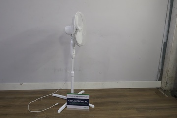 Afbeelding van Witte staande ventilator