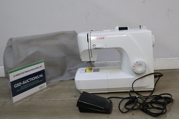 Afbeelding van Singer naaimachine met voetpedaal