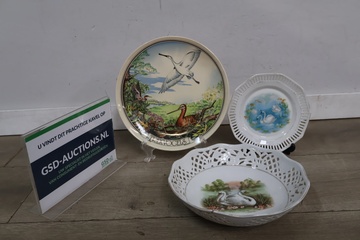 Afbeelding van Set decoratief porseleinen servies met vogels