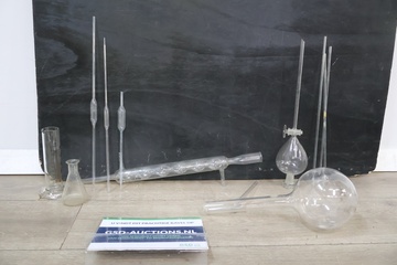 Afbeelding van Set glazen laboratoriumapparatuur