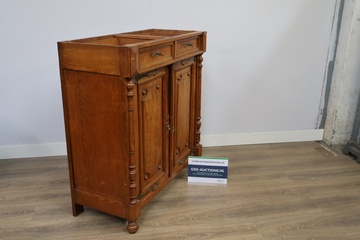 Afbeelding van Antieke Commode, ladekast met deuren en twee laden