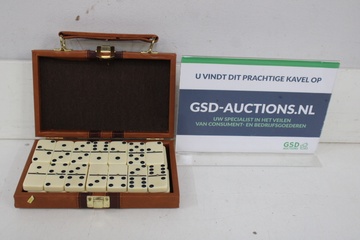 Afbeelding van Domino set in bruine koffer