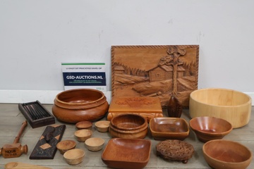 Afbeelding van Diverse houten decoratieve items