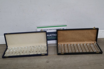 Afbeelding van 2 Dozen Vintage Kristallen Bestekleggers