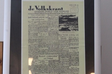 Afbeelding van Ingelijste De Volkskrant krantenpagina'