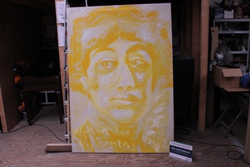 Afbeelding van Abstract portretschilderij in geel en wit