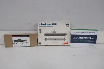 Afbeelding van Twee keer modelbouw kit duikboot