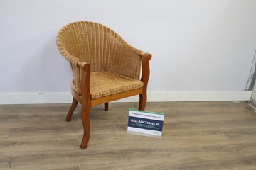 Afbeelding van Rotan stoel met houten frame