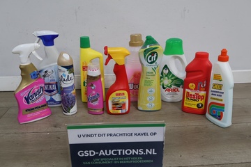 Afbeelding van Diverse schoonmaakmiddelen en huishoudproducten