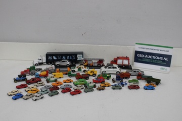 Afbeelding van Verzameling modelauto's en miniatuurvoertuigen