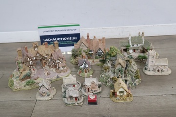 Afbeelding van Diverse decoratieve miniatuurhuisjes