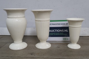 Afbeelding van 3 Wedgwood Vazen