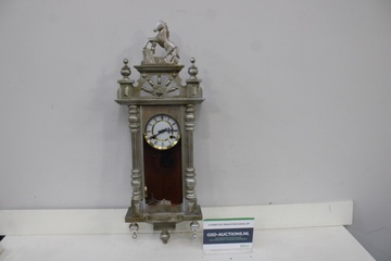 Afbeelding van Houten wandklok met paardenornament