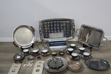 Afbeelding van Zilverkleurig Servies