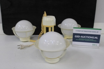 Afbeelding van Vintage Hanglamp met 3 glazen bollen