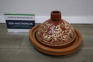 Afbeelding van Terracotta tajine met decoratief patroon