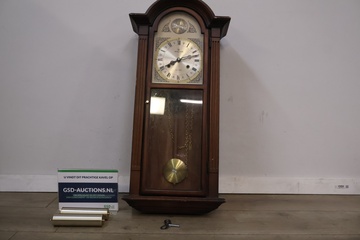 Afbeelding van Regulator wandklok met slinger en gewichten